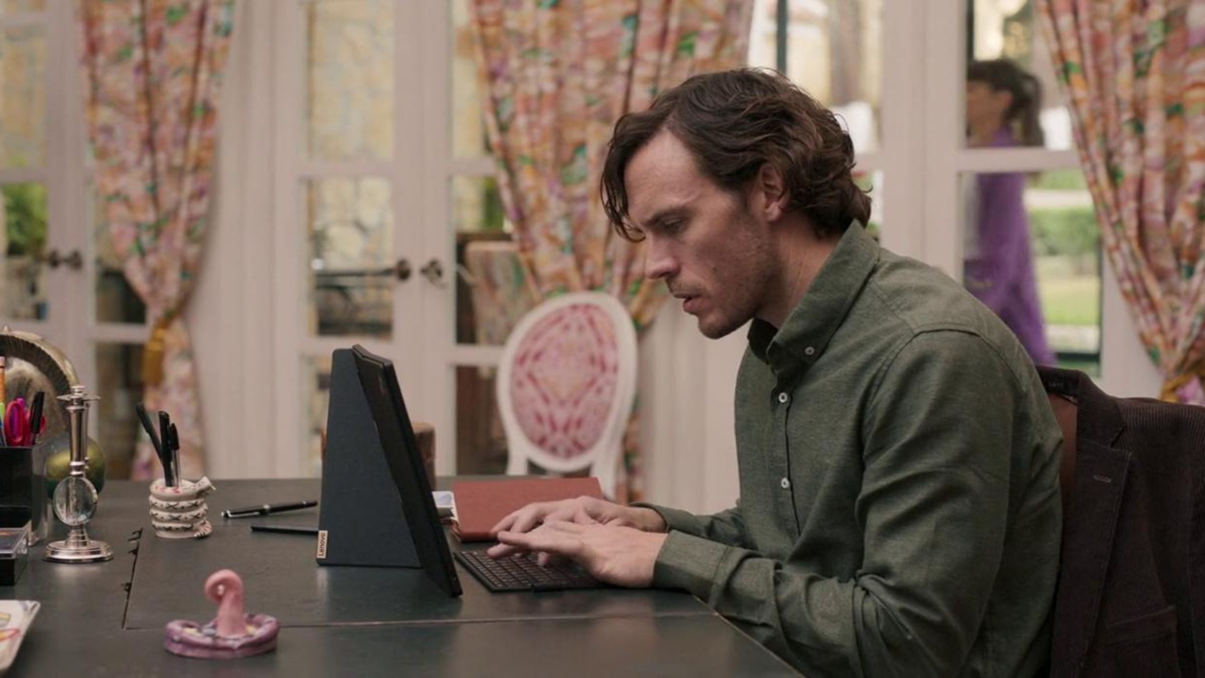 Lenovo-Book-of-Love-2